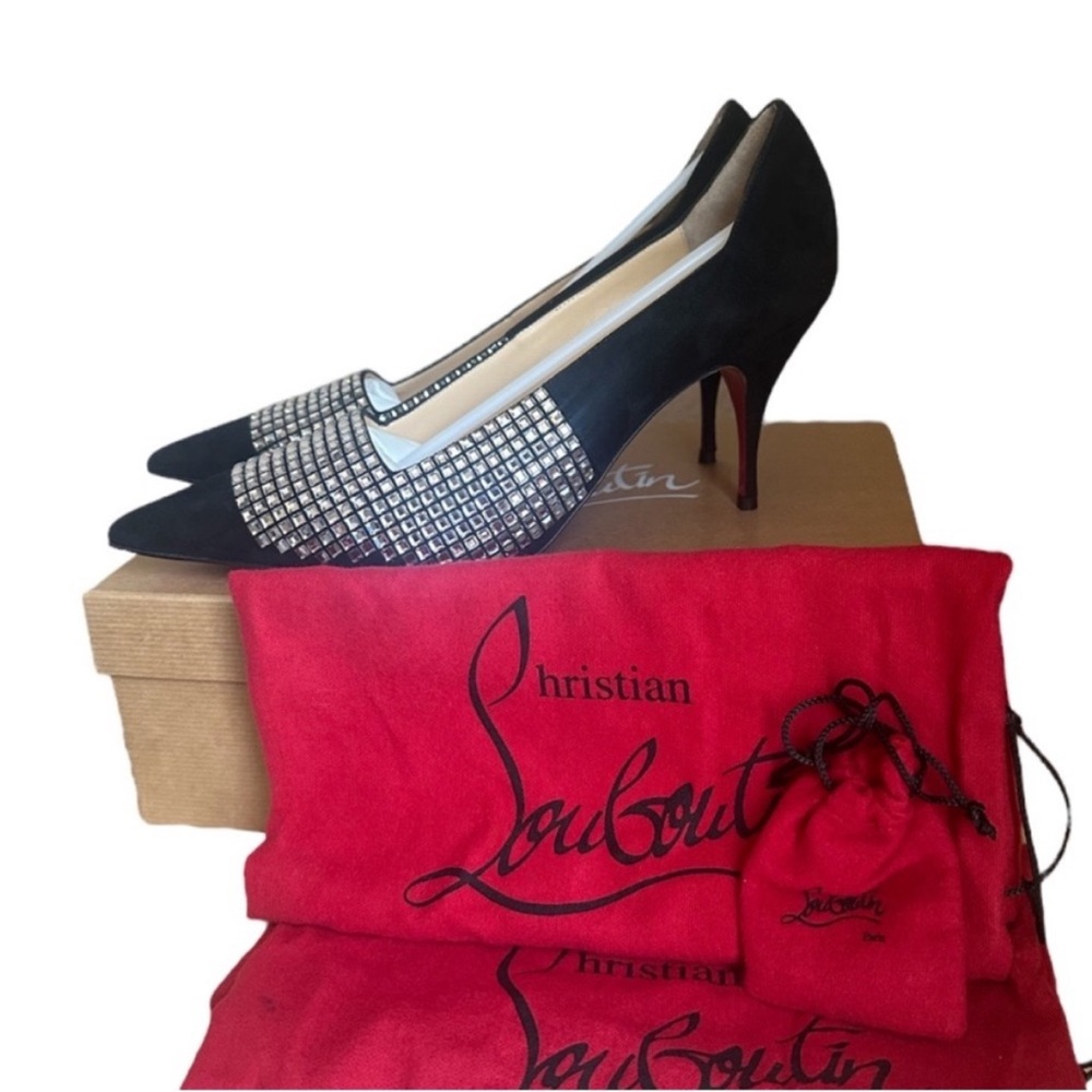 NEW Christian Louboutin CHAMPIONNE
STRASS 80 VEAU VELOURS heels RETAIL
1,995 - Picture 2 of 9